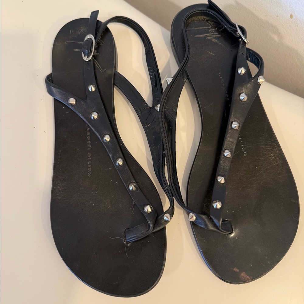 Giuseppe Zanotti Black Leather Silver Studded Skinny Thong Sandal Size 35.5